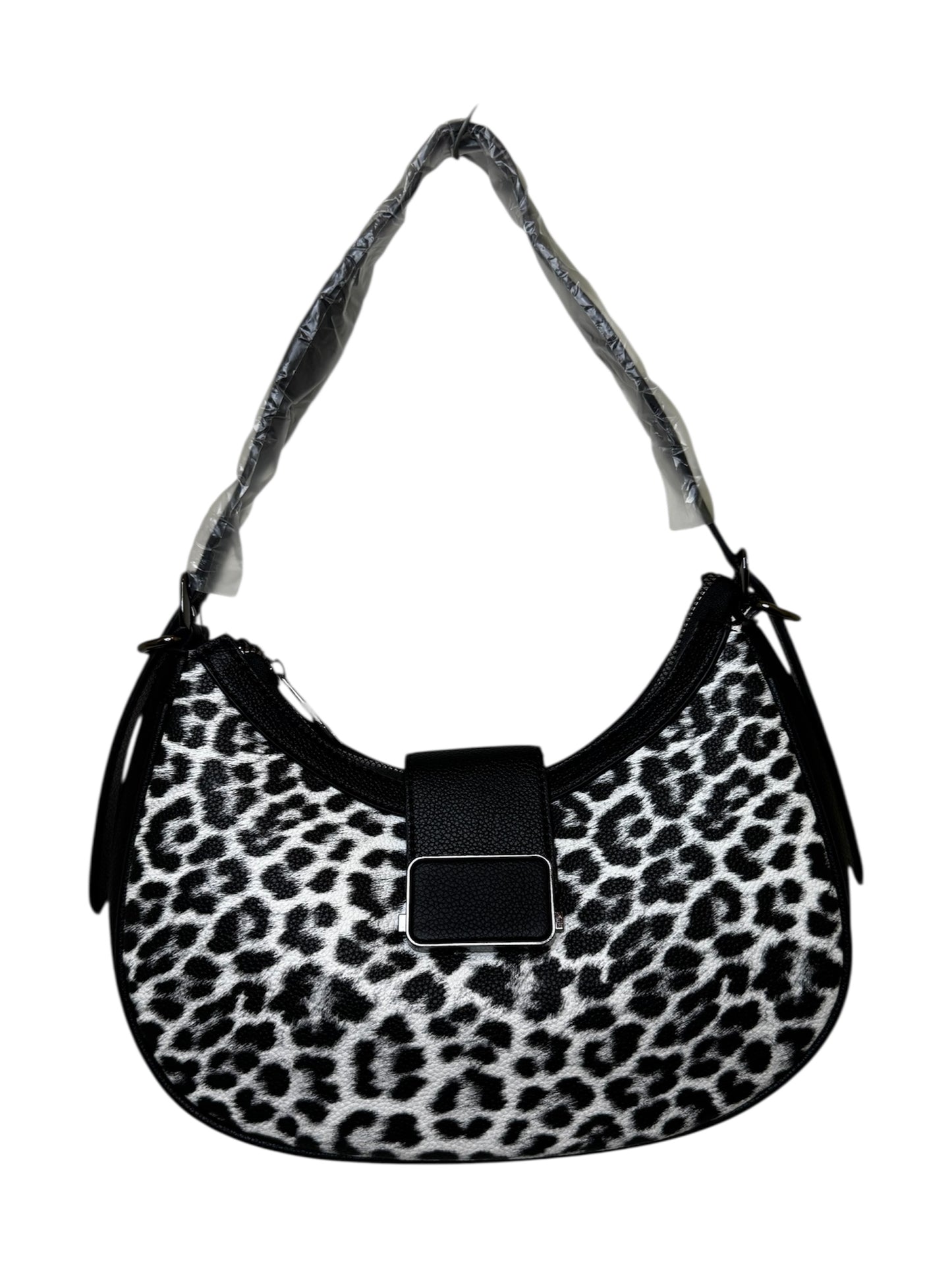 Stylische Schultertasche im Schwarz-Weiß Leo Design mit schwarzen Details