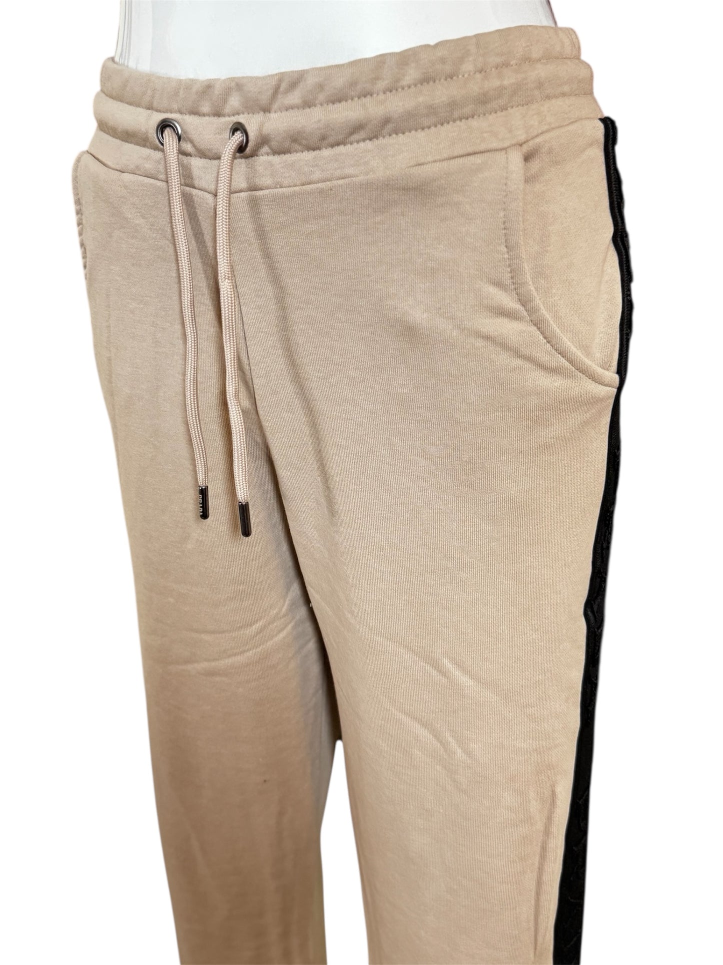 Damen Zweiteiler Set Trendig & Elegant in der Farbe Beige/Schwarz