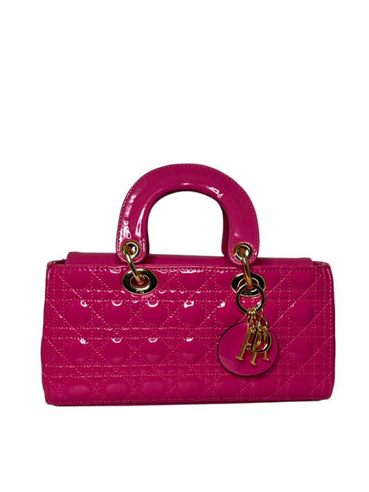Damen Umhängetasche Trendig & elegant in der Farbe Babyrosa Lack