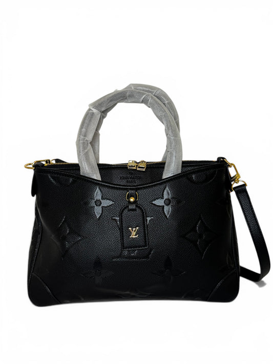 Damen Handtasche trendig & elegant in der Farbe Schwarz