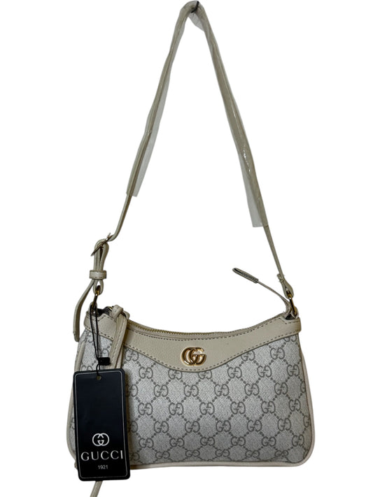Damen Handtasche trendig & elegant in der Farbe Beige/Weiß