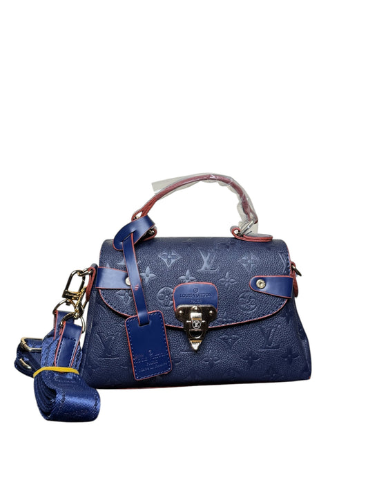 Damen Handtasche trendig & elegant in der Farbe Blau
