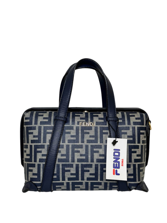 Damen Handtasche trendig & elegant in der Farbe Dunkelblau